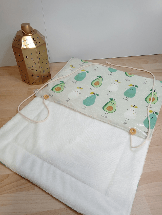 Tapis à langer Nomade "Avocats mignons"